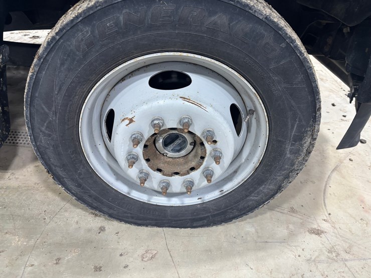 2022-ford-f550-sd-image-94