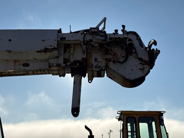 1998-freightliner-fl70-image-40