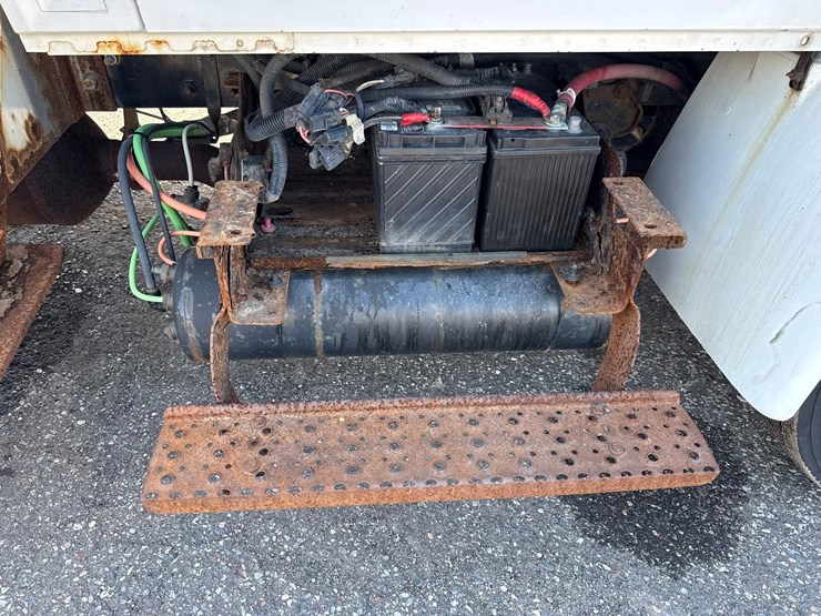 2014-international-4300-sba-image-38