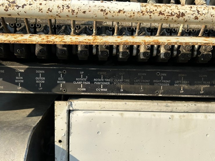 peterbilt-365-image-34