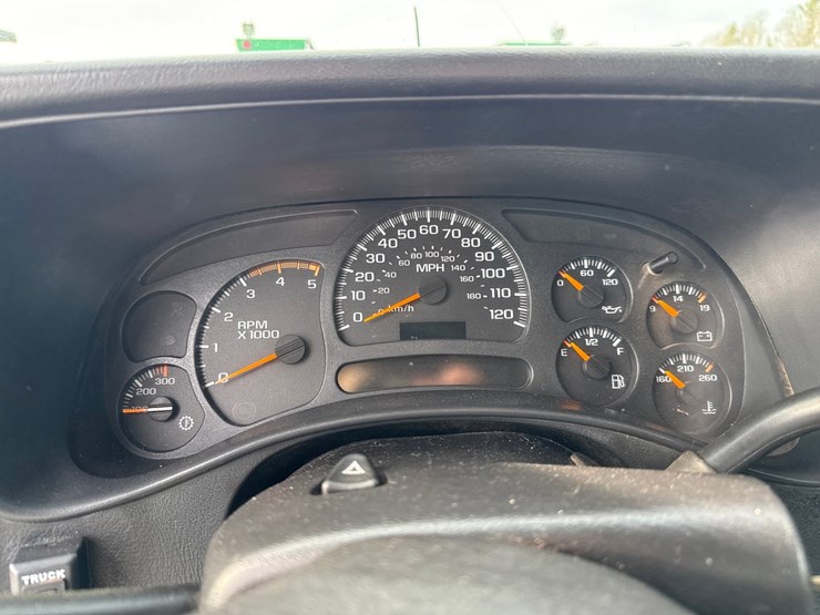 2005-chevrolet-3500-image-34