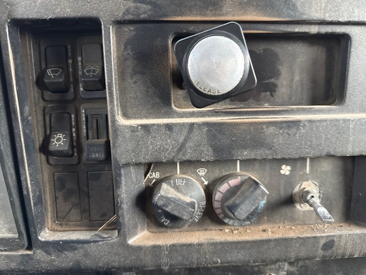 1990-international-4900-image-73