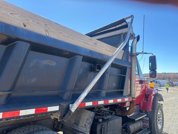 2006-international-7400-image-19