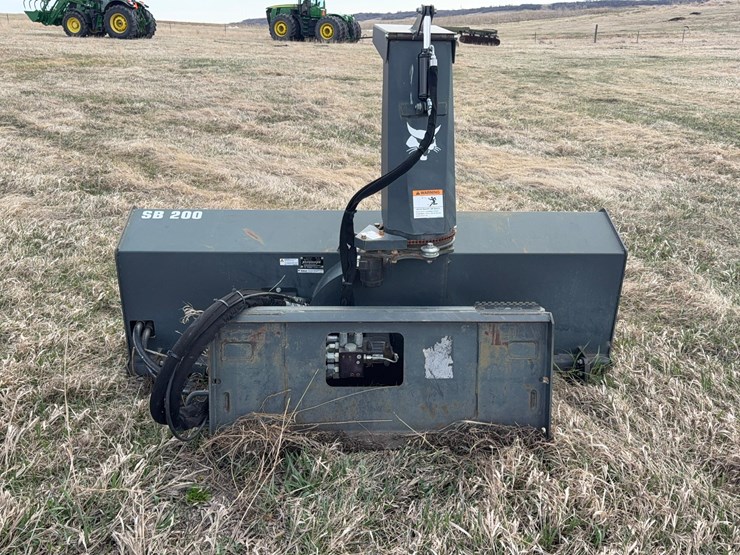 2021-bobcat-sb200-snowblower-image-4