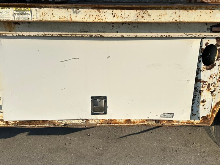 peterbilt-365-image-17