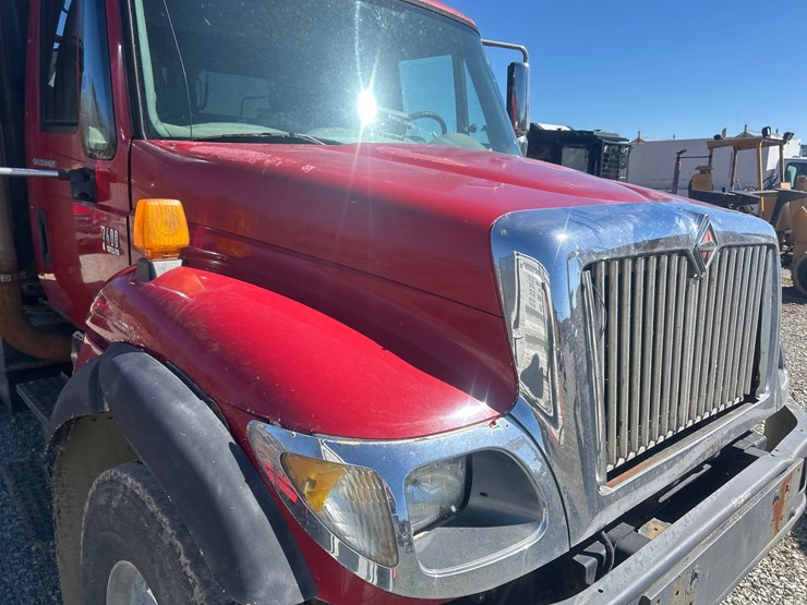 2006-international-7400-image-10