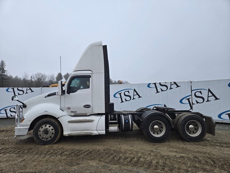 2017-kenworth-t680-image-2