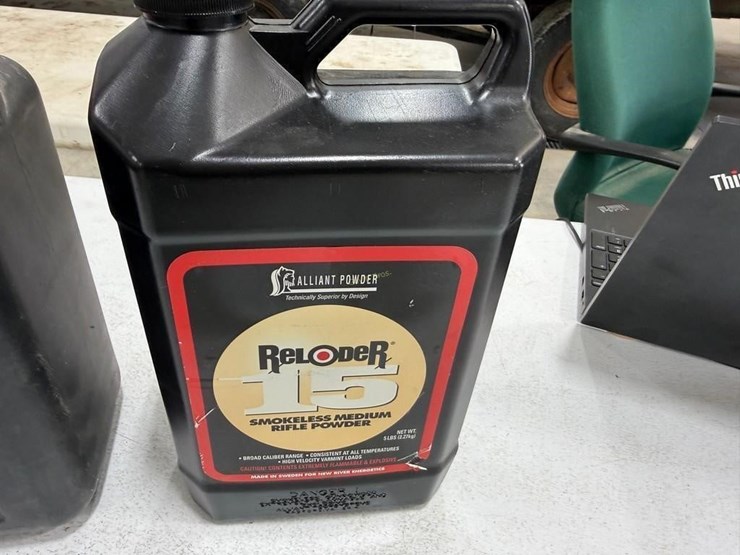 full-jug-of-loose-powder-&-reloader-15-powder-image-2