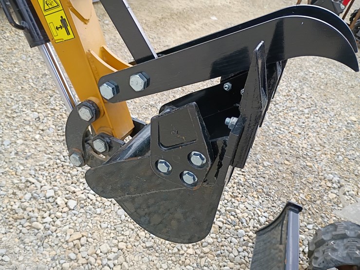 #23947-•-2025-agt-h15r-mini-excavator-image-20