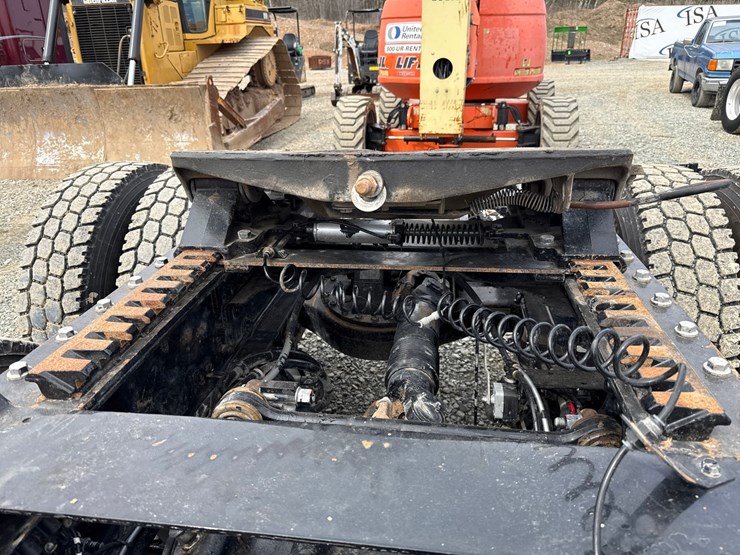 2019-massey-ferguson-8-image-38