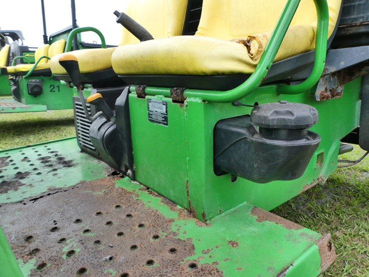2017-john-deere-tx-4x2-image-10