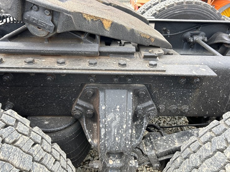 2015-kenworth-t680-image-28