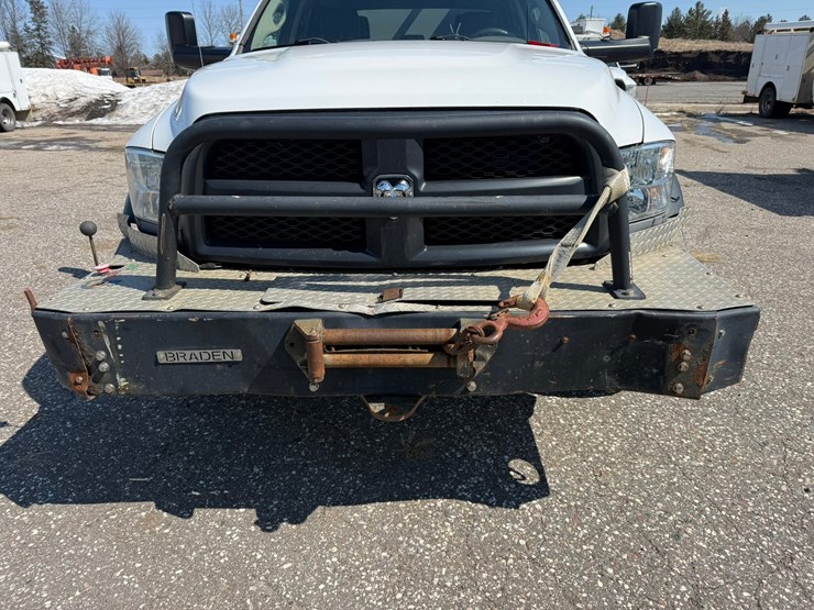 #1062-•-2015-ram-5500-heavy-duty-service-truck-image-8