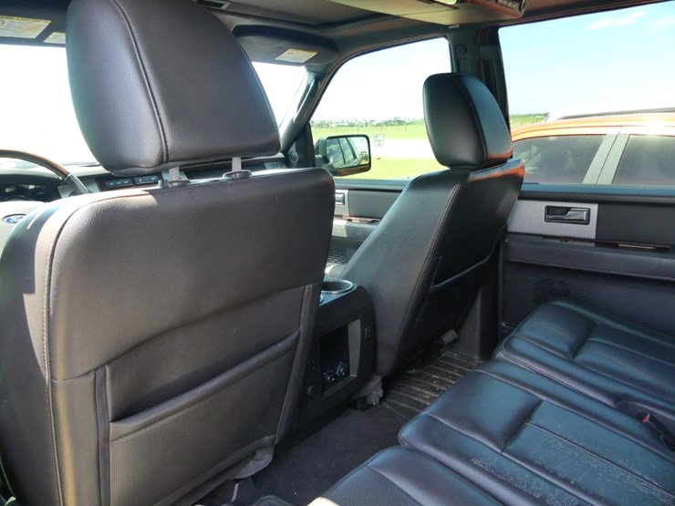 2010-ford-expedition-image-9