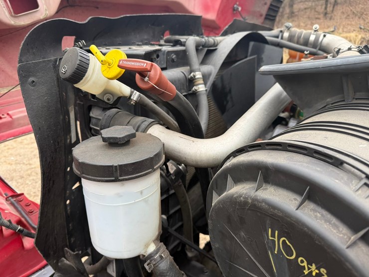 2012-international-7400-image-15