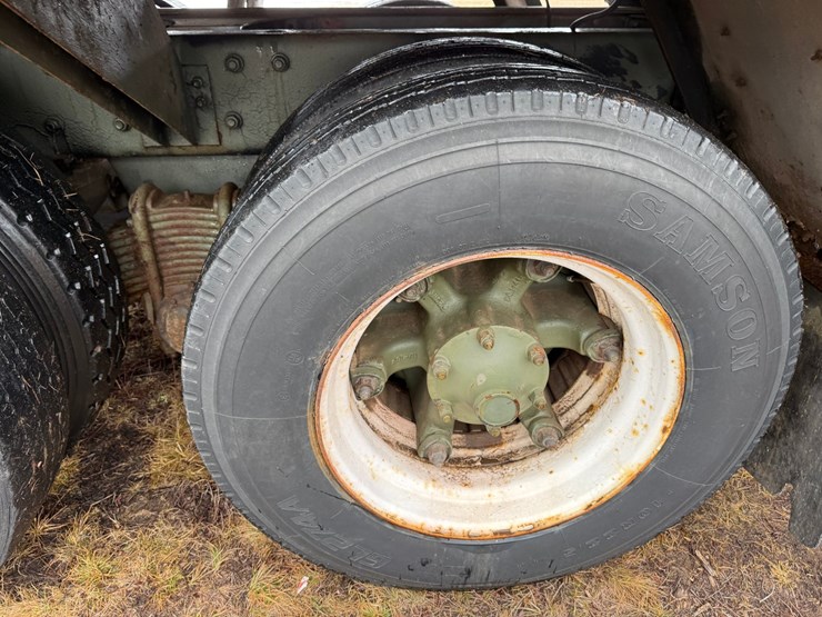 1984-mack-dm492s-image-71