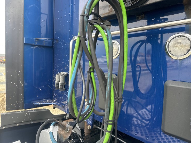 2020-kenworth-t680-image-22