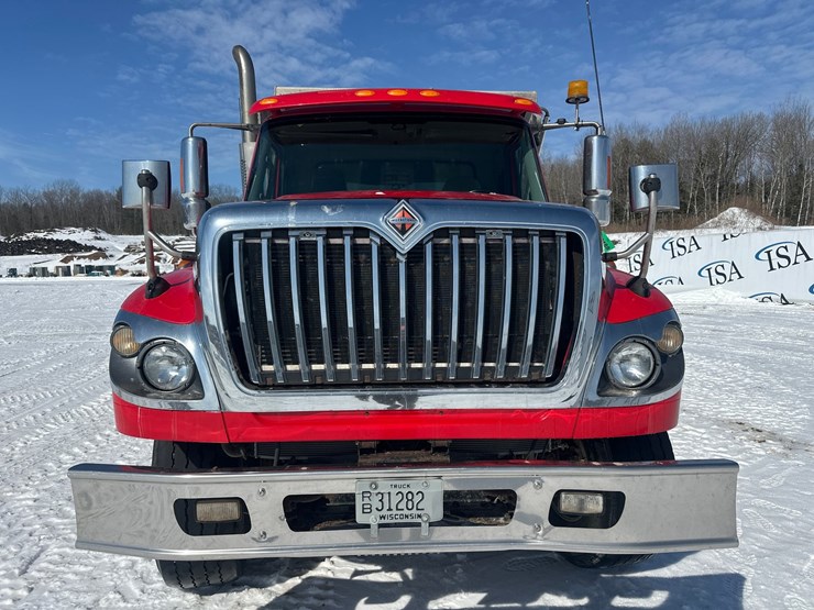 2012-international-7600-image-8