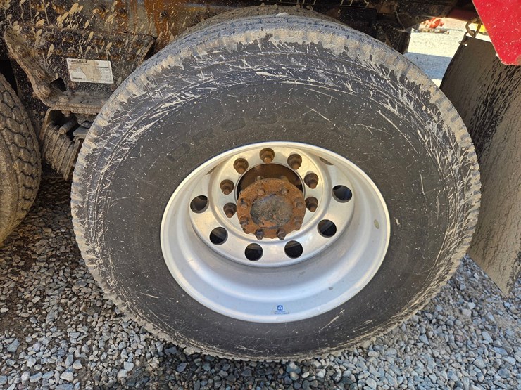 2019-international-hv613-image-96