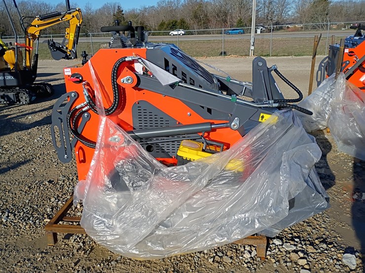 #l19-012-•-2026-tpm-t460-mini-skid-steer-image-5