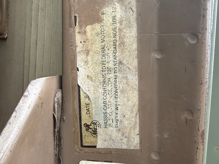 1984-mack-dm492s-image-86