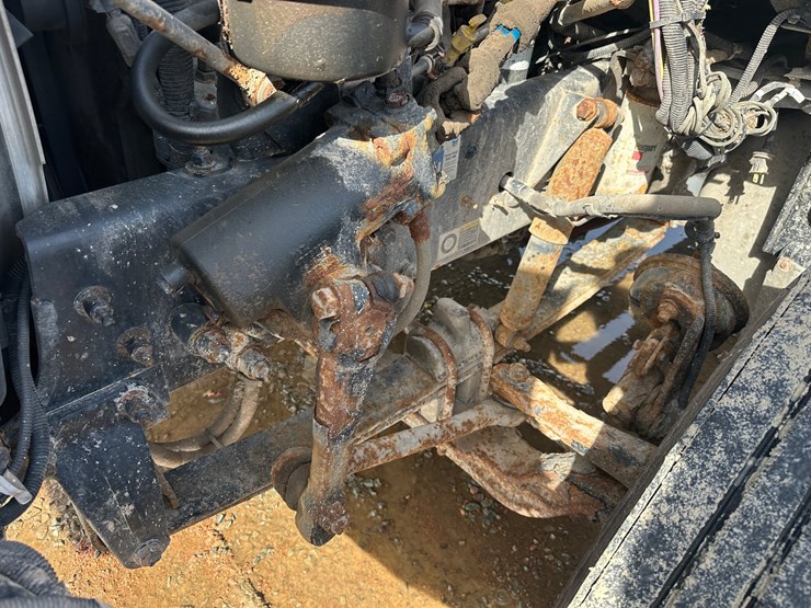 2015-peterbilt-337-image-48