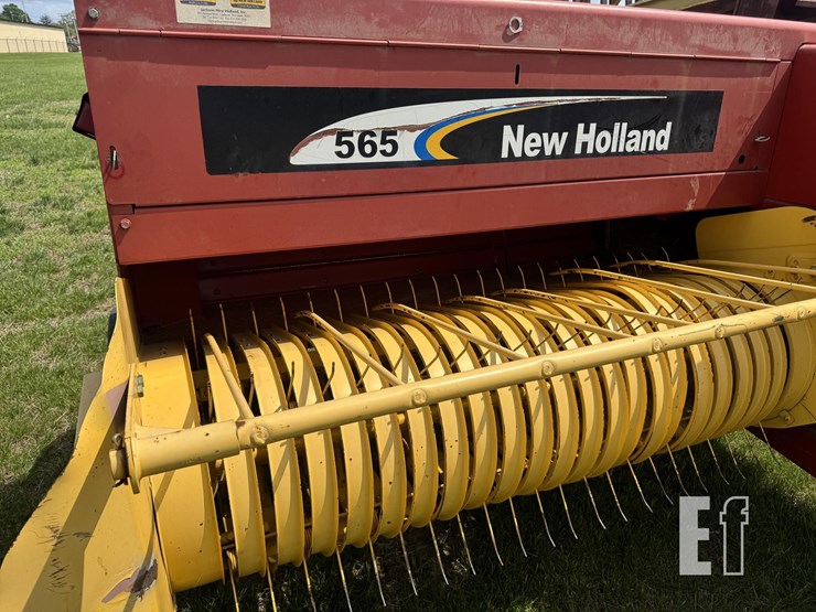 new-holland-565-image-3