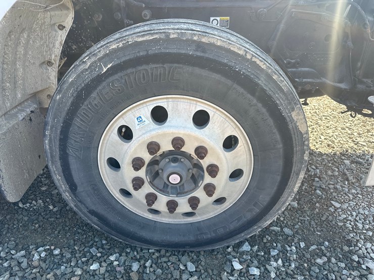 2013-peterbilt-365-image-87