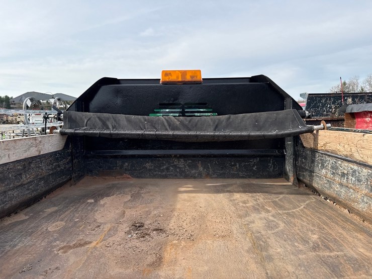 2005-chevrolet-3500-image-19