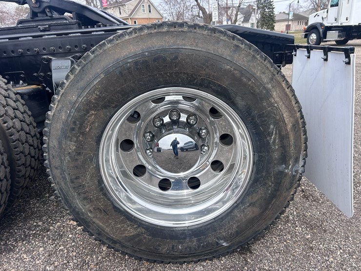 #1009-•-2012-western-star-conventional-4-sleeper-cab-truck-tractor-image-88