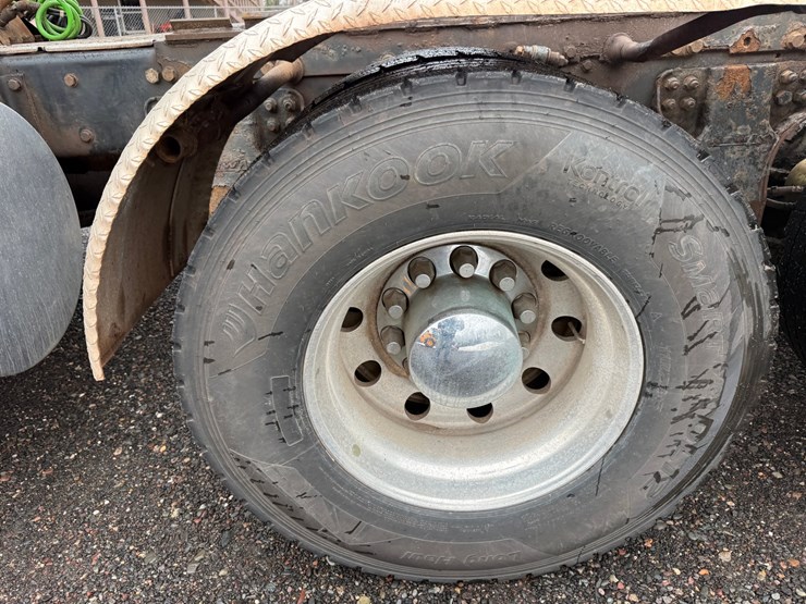 2020-kenworth-t800-image-73