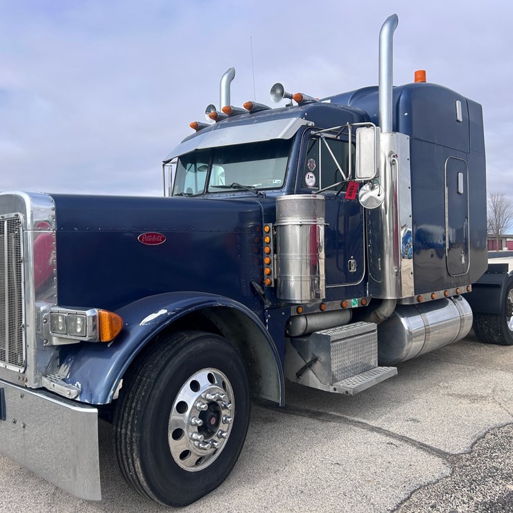 2000 PETERBILT 379