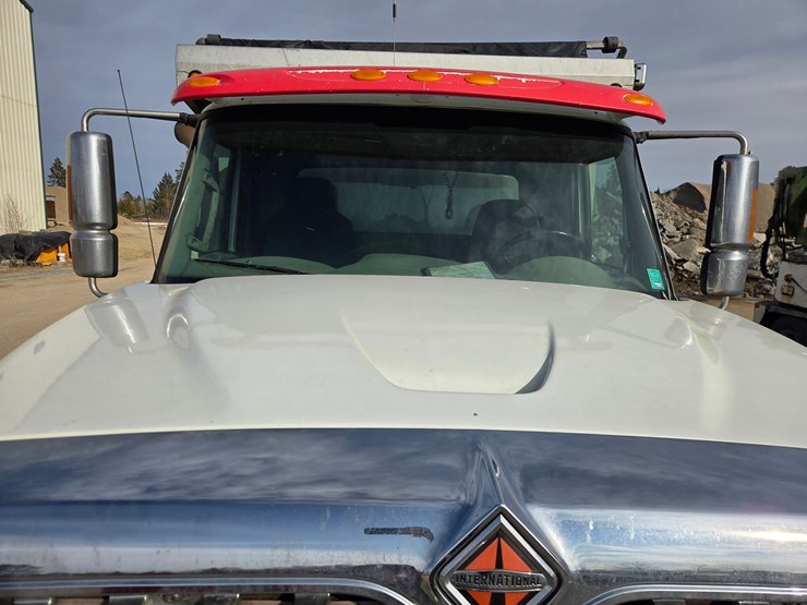 2012-international-7600-image-13