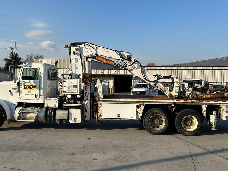 peterbilt-365-image-2