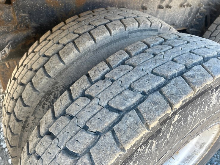 2006-international-7400-image-76