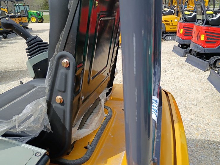 #24174-•-2025-agt-mx20r-mini-excavator-image-31