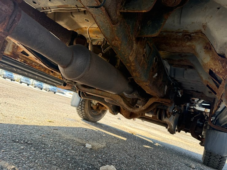 2011-ford-f550-xl-image-27