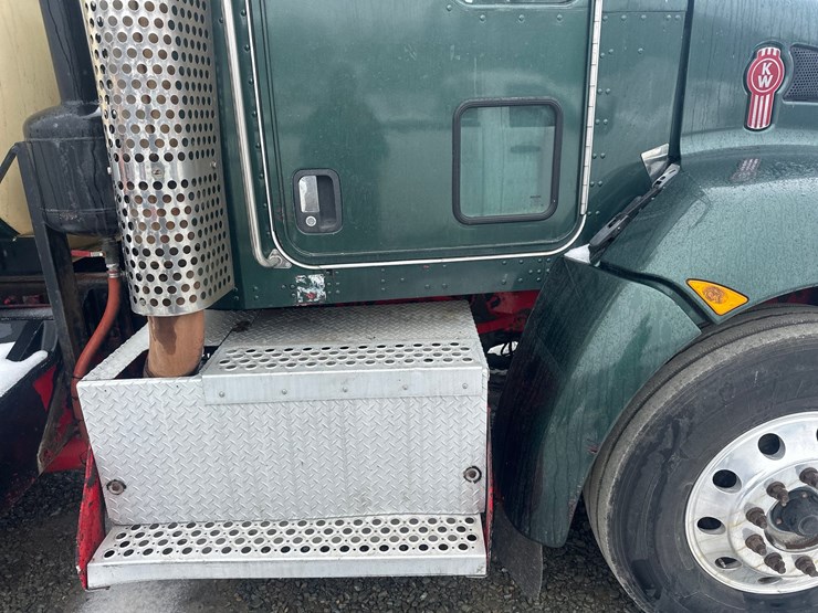 2008-kenworth-t370-image-12