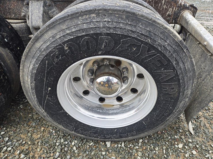 2007-peterbilt-387-image-109