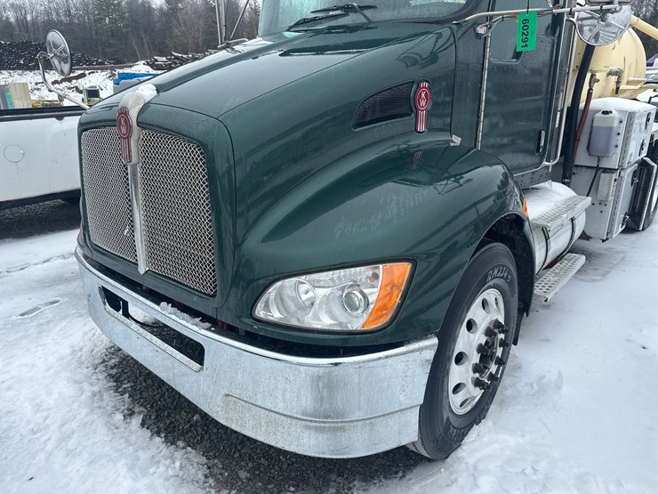 2008-kenworth-t370-image-9