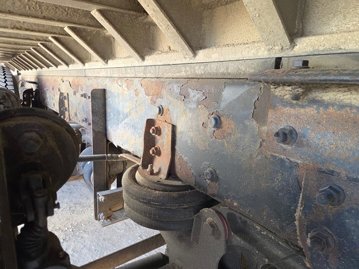 2012-international-7600-image-29