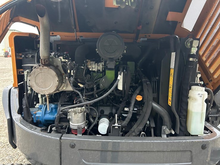 2019-case-cx60c-image-14