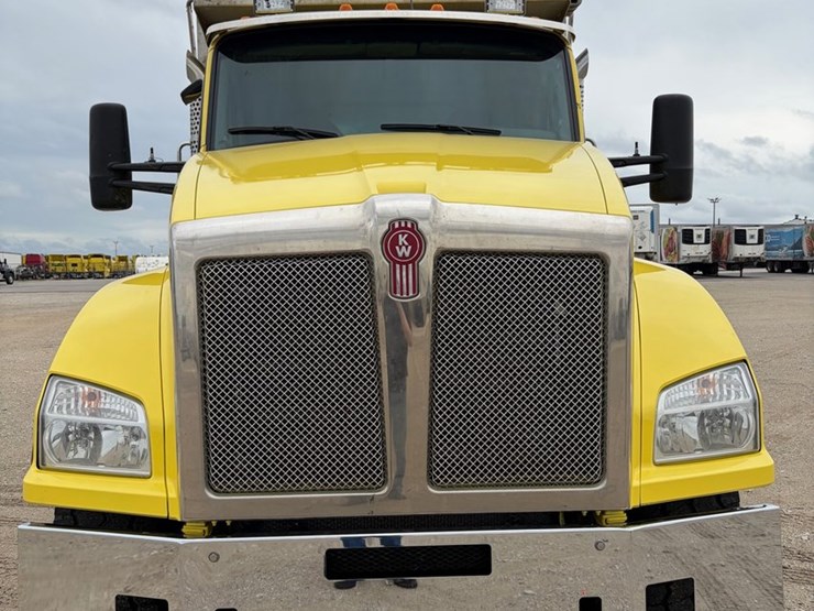 2019-kenworth-t880-image-3