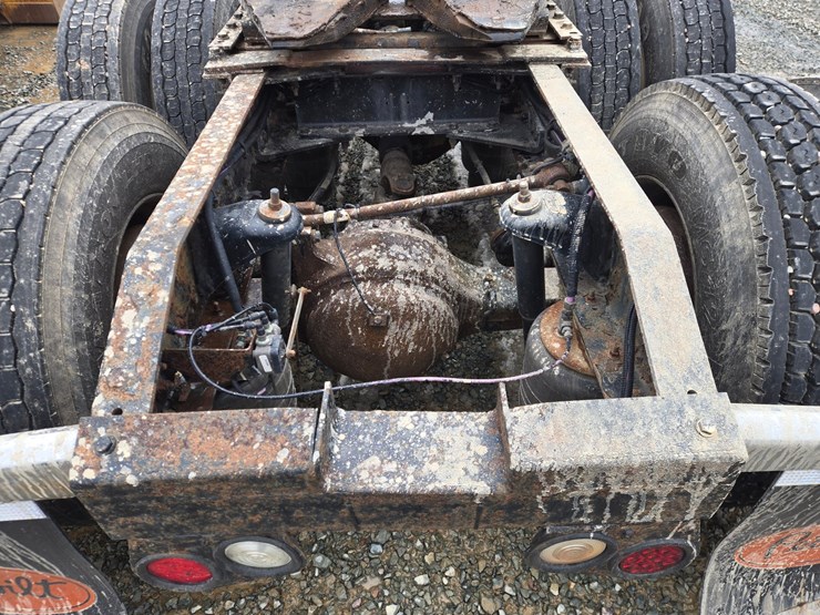 2007-peterbilt-387-image-37