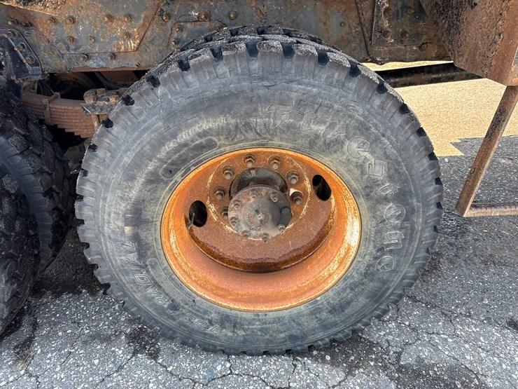 2010-international-7400-image-62