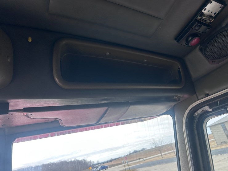 1998-peterbilt-379-image-51