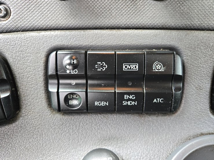 2016-freightliner-cascadia-125-image-62