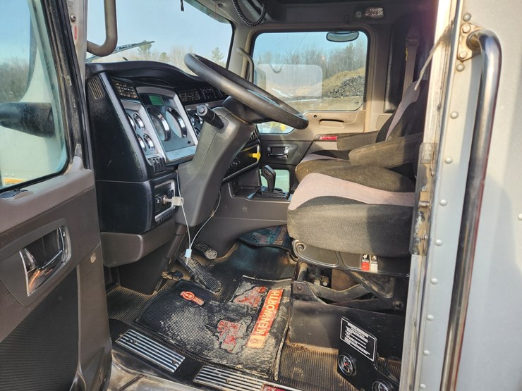 2016-kenworth-t400-image-57