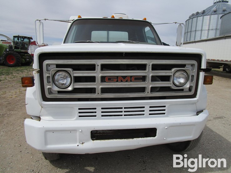 1977-gmc-6500-flatbed-truck-w/nurse-tanks-image-15