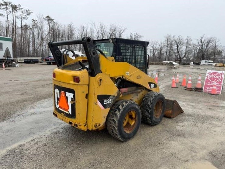 2009-caterpillar-232b2-image-3